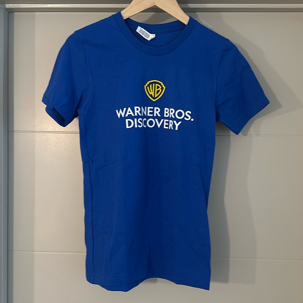 Warner Bros. Discovery XS Unisex T-Shirt